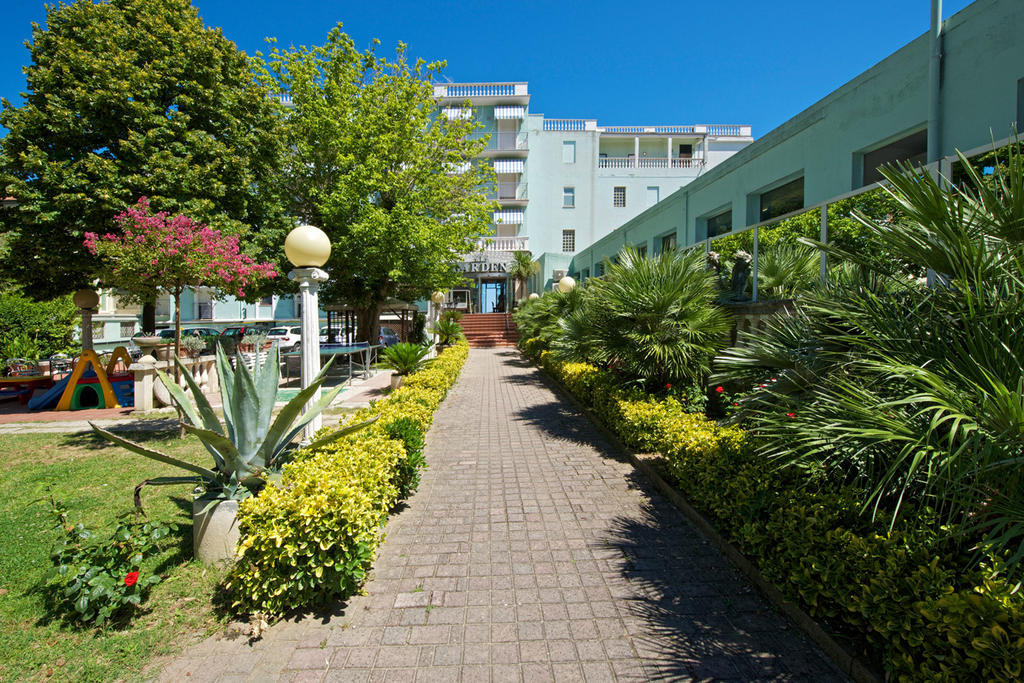 Garden Hotel 3*